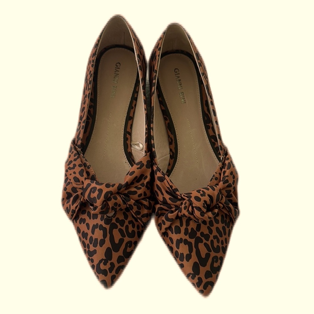 Gianni Bini Animal Print Knot Pointed Toe Loafers Flats Size 5